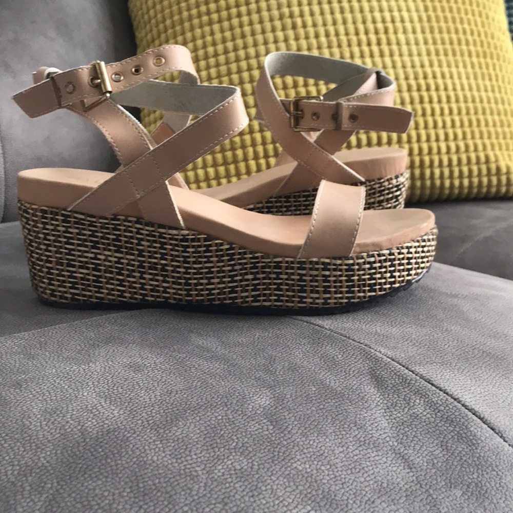 Sandals - Picture 2 of 6